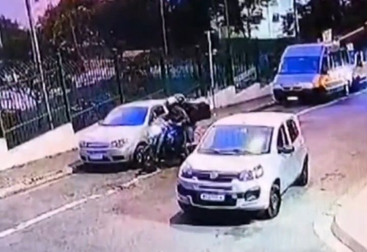 Homem é executado a tiros na porta de escola infantil em SP  
