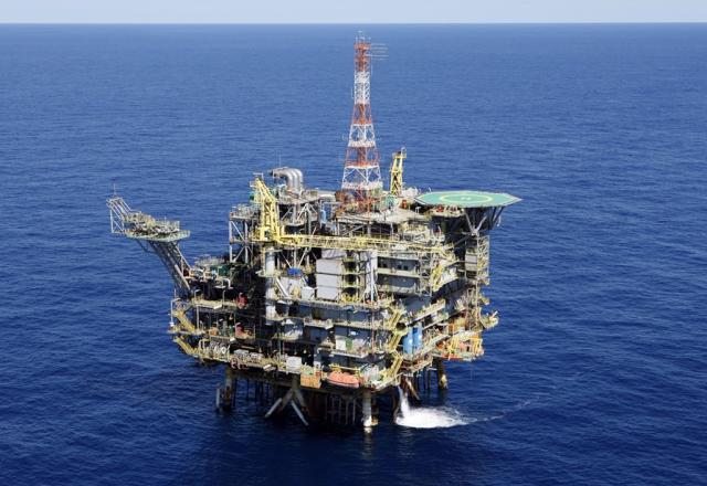 Disputa no Estreito de Ormuz ameaça economia global e pode deixar efeitos por anos
