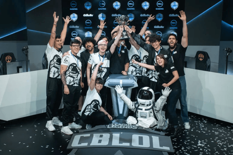 HiveScale Holding compra a INTZ Esports e pentacampeã pode voltar ao CBLoL