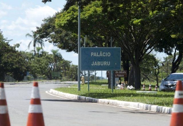 facahda de acesso do palacio do jaburu, casa oficial do vice presidente do brasil