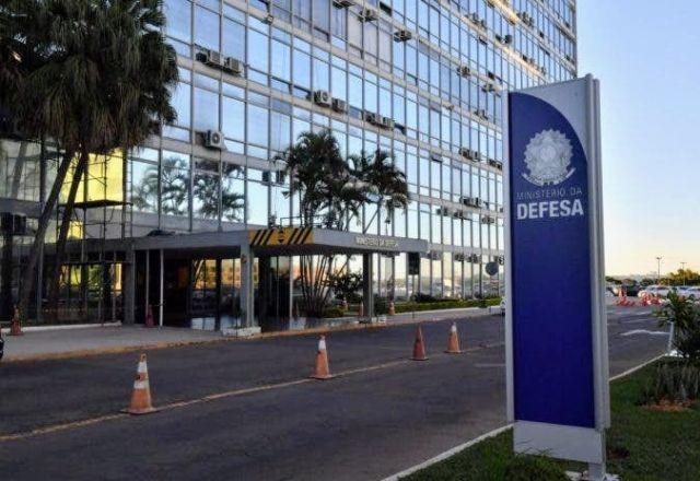 Em nova nota, Defesa diz que relatório não descarta possibilidade de fraude Em nova nota, Defesa diz que relatório não descarta possibilidade de fraude