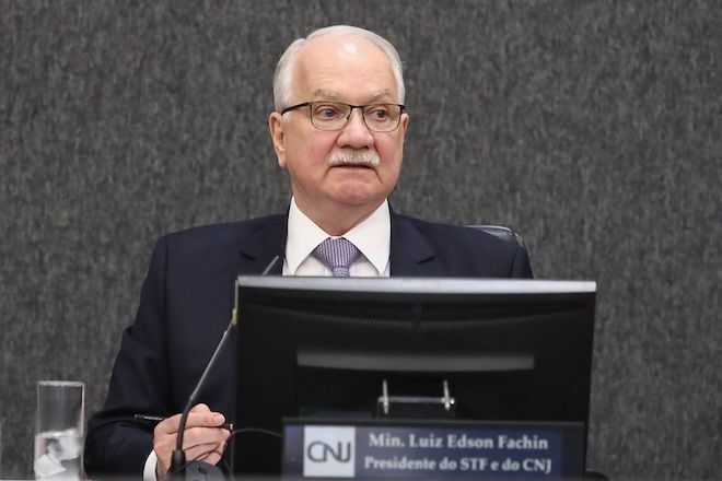 Fachin critica “ambição desmedida” no Judiciário e idolatria na defesa das instituições Fachin critica “ambição desmedida” no Judiciário e idolatria na defesa das instituições