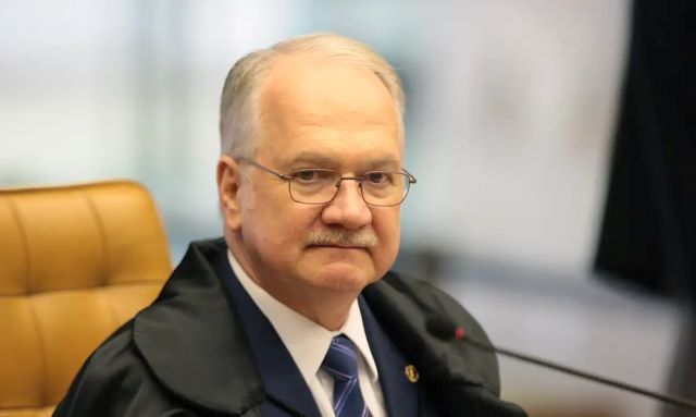 Fachin dá 48h para PGR se manifestar sobre suspensão de regra que pune federações partidárias