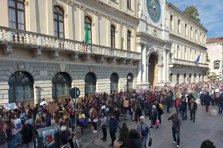 Cortejo da italiana Giulia Cecchettin, vítima de feminicídio | Reprodução/ANSA