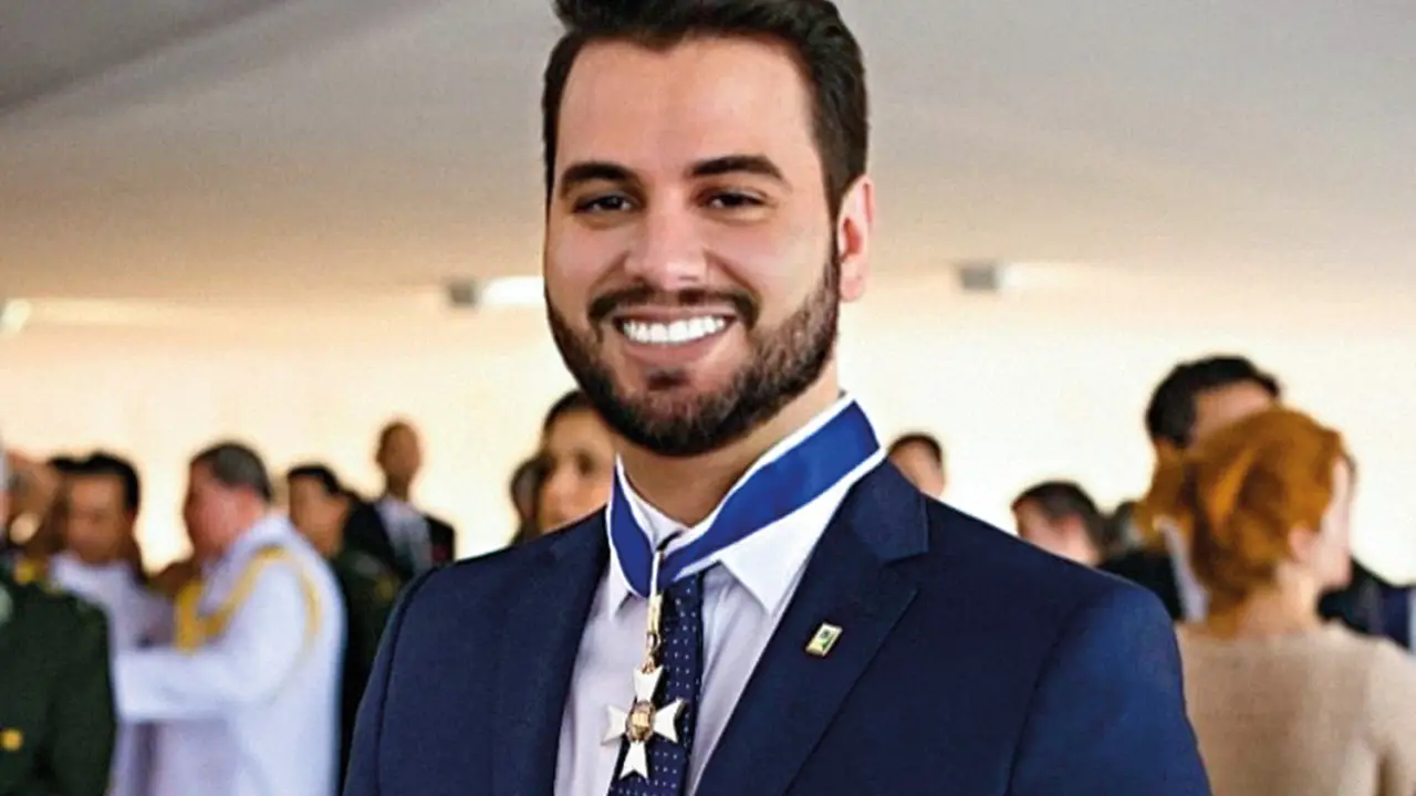 Defesa de Filipe Martins critica audiência de custódia e nega uso de redes sociais