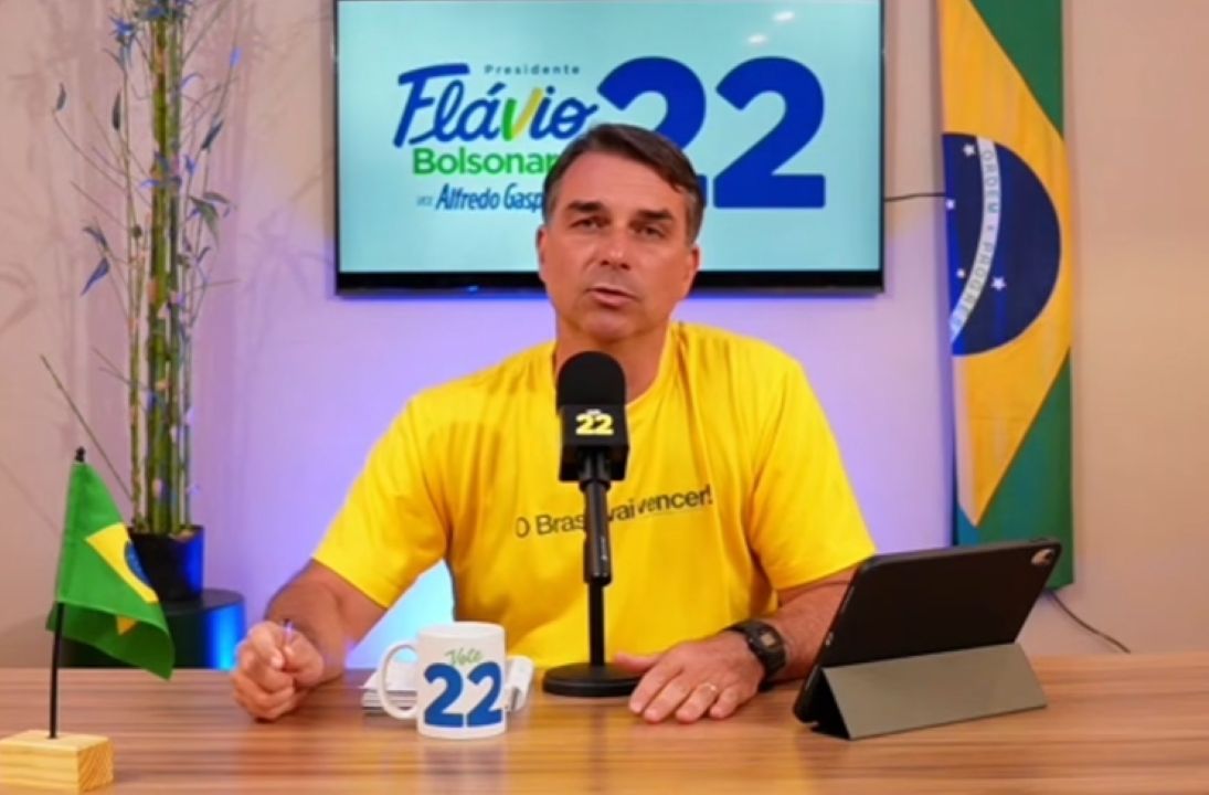 Flávio chama operação da PF sobre ‘Dark Horse’ de ‘fajuta’ Flávio chama operação da PF sobre ‘Dark Horse’ de ‘fajuta’