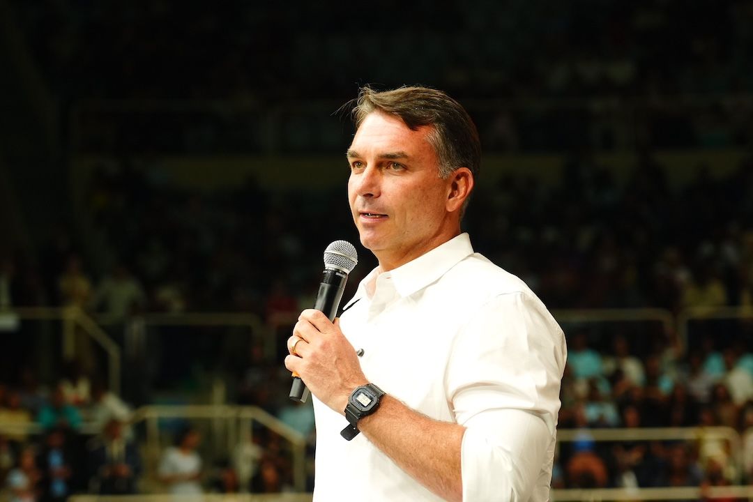 Flávio aponta "atropelo" e acusa TSE de favorecer Lula Flávio aponta "atropelo" e acusa TSE de favorecer Lula