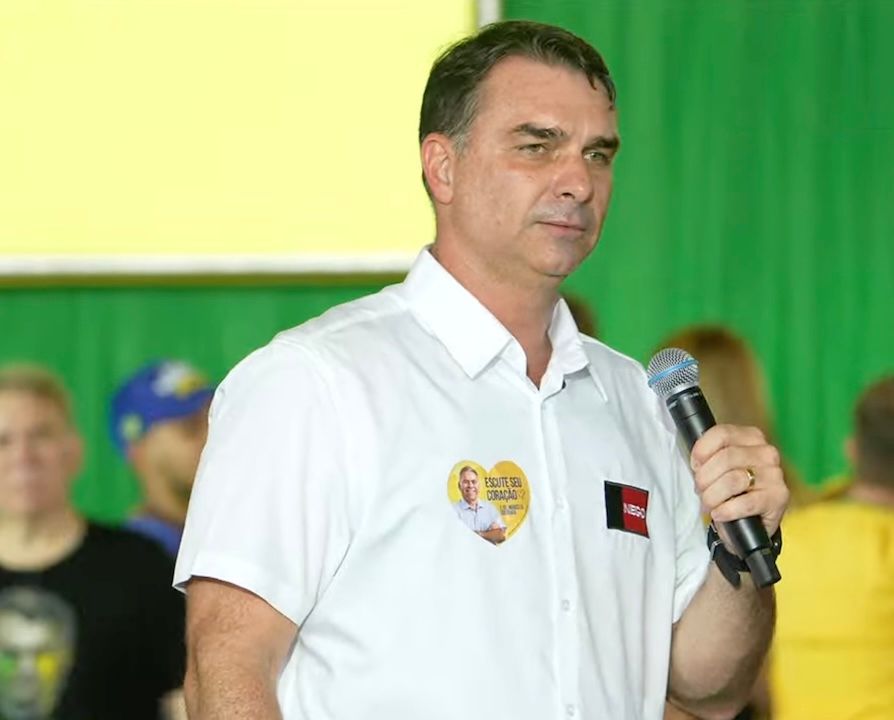 Flavio Sinaliza Vice Mulher E Pede Apoio Do Nordeste