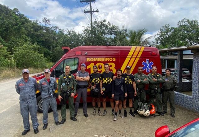 Mais de 40 agentes de segurança atuaram no resgate de quatro pessoas que se perderam em trilha no litoral paulista | Foto: Divulgação/Secretaria de Segurança Pública