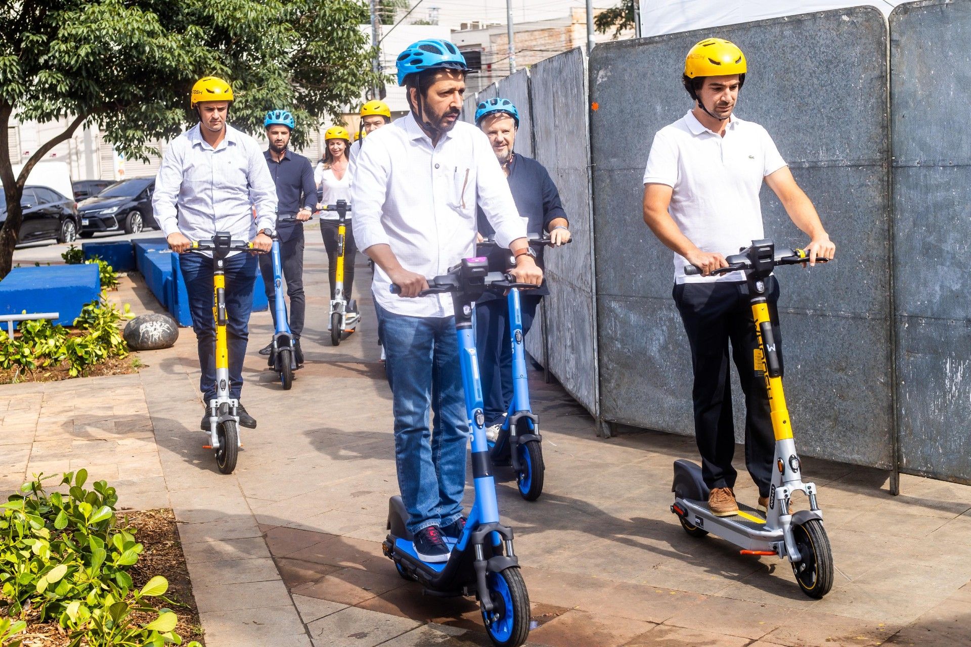 Prefeito de São Paulo, Ricardo Nunes, experimenta veículo elétrico que retorna com novas regras | Edson Lopes Jr / SECOM