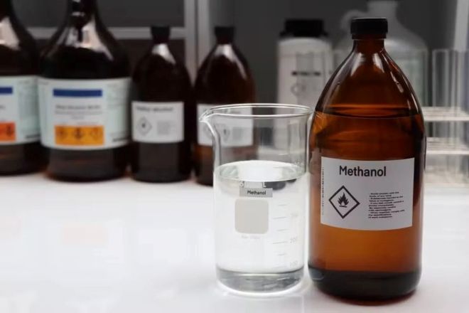 Brasil tem 32 casos confirmados de intoxicação por metanol; suspeitos chegam a 181 Brasil tem 32 casos confirmados de intoxicação por metanol; suspeitos chegam a 181