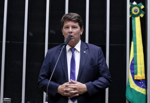 Deputado Mario Frias é internado com quadro de trombose arterial; entenda a doença Deputado Mario Frias é internado com quadro de trombose arterial; entenda a doença