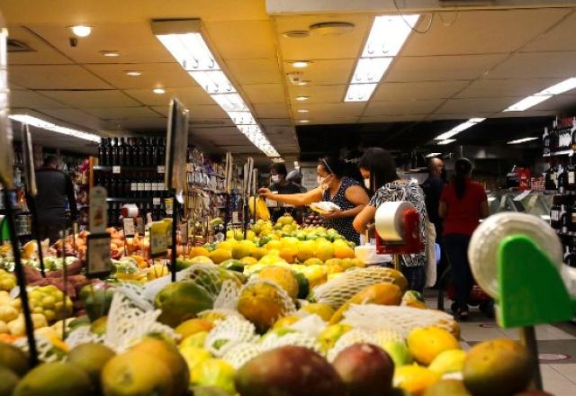 Especialistas recomendam comer três frutas diariamente | SBT