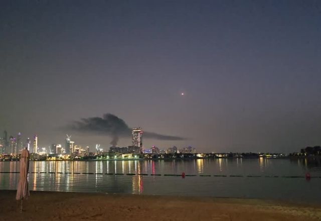 egistros de fumaça também foram feitos em Palm Jumeirah, área luxuosa de Dubai