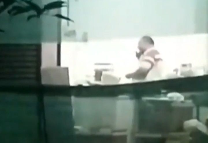 Homem que lambeu sorvetes em fábrica diz que produção “era para a família”