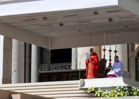 Diante de Trump, cardeal destacou frase de Papa Francisco sobre construir pontes, não muros. | Reprodução/Redes sociais
