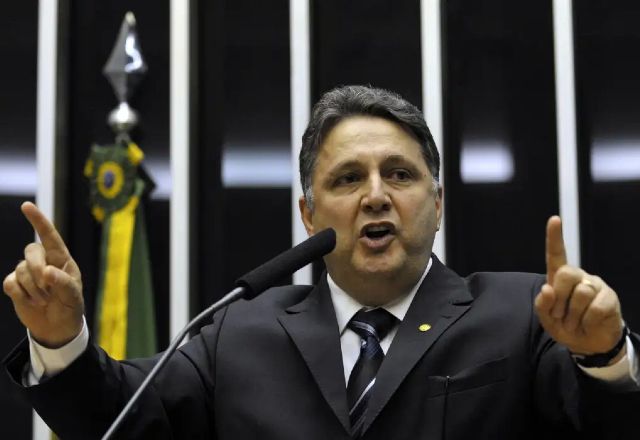 Garotinho denuncia ligação de membros do governo estadual com facção e esquemas criminosos