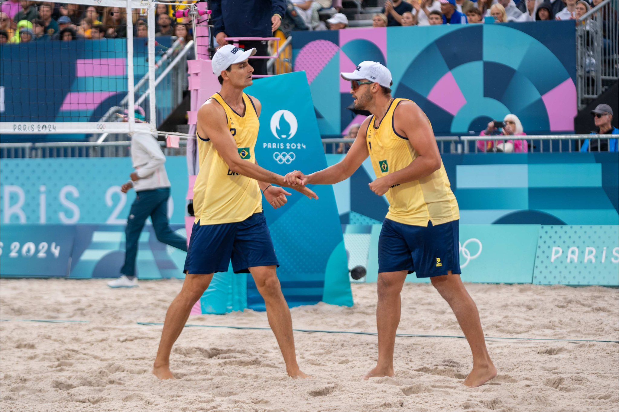 André e George estreiam com vitória no vôlei de praia. | Divulgação/CBV