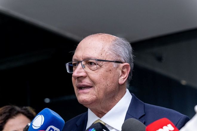 O vice-presidente Geraldo Alckmin em conversa com jornalistas | Júlio César Silva/MDIC