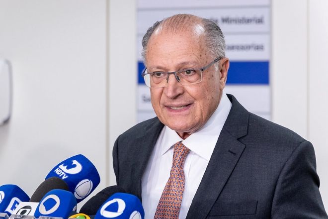 O vice-presidente Geraldo Alckmin em conversa com jornalistas | Júlio César Silva/MDIC