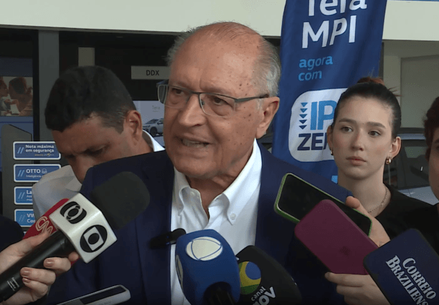 O vice-presidente Geraldo Alckmin em declarações a jornalistas após visita a concessionárias em Valparaíso de Goiás (GO) | Divulgação/Agência Gov