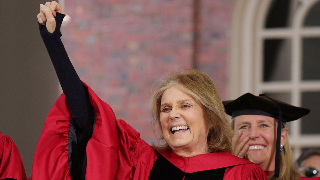Imagem da notícia: Gloria Steinem, pioneira do feminismo, morre aos 92 anos Imagem da notícia: Gloria Steinem, pioneira do feminismo, morre aos 92 anos