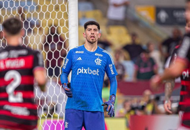 Carro blindado do goleiro Agustín Rossi foi atingido por quatro tiros | Divulgação/Flamengo