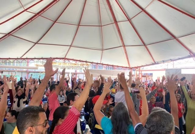 Professores de ensino básico e técnico de instituições federais aceitam acordo e anunciam fim da greve