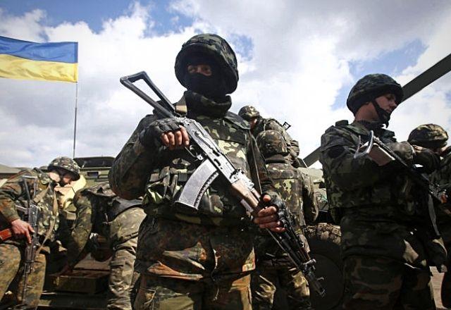 Rússia intensifica ataques no leste da Ucrânia em meio à maior invasão estrangeira desde a Segunda Guerra Rússia intensifica ataques no leste da Ucrânia em meio à maior invasão estrangeira desde a Segunda Guerra