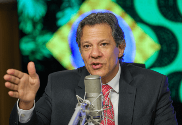 Nos bastidores, petistas deflagram movimento para fortalecer Haddad Nos bastidores, petistas deflagram movimento para fortalecer Haddad