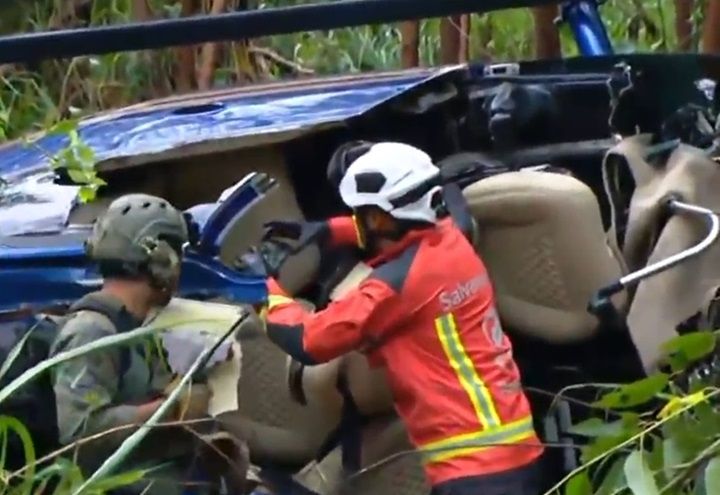 Equipe do SBT mostra helicóptero que caiu em São Paulo