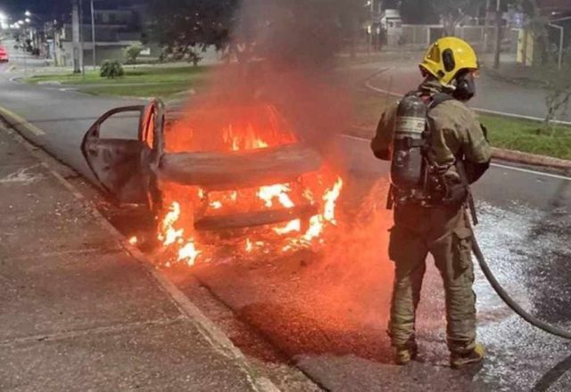 Homem agride e tenta por fogo em mulher no interior de Minas Gerais Homem agride e tenta por fogo em mulher no interior de Minas Gerais