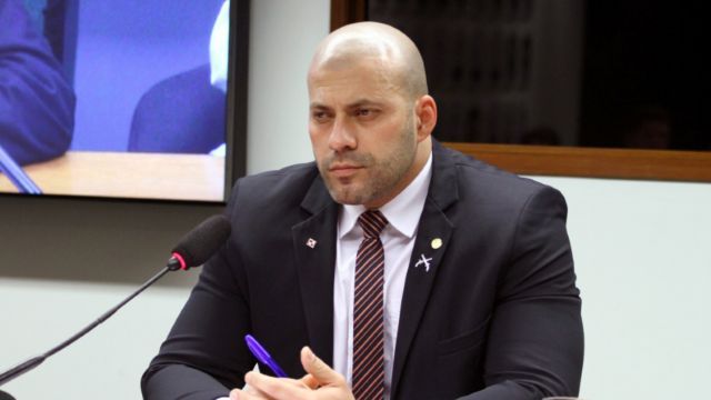 Moraes nega recurso da defesa de Daniel Silveira para liberdade condicional