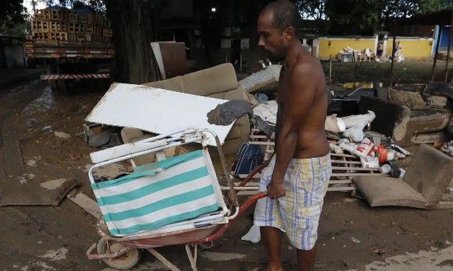 Chuva no RJ deixa oito mortos e 650 pessoas desalojadas