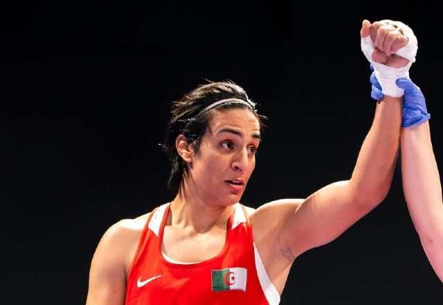 Boxeadora intersexo vence e garante medalha no boxe na Olimpíada de Paris