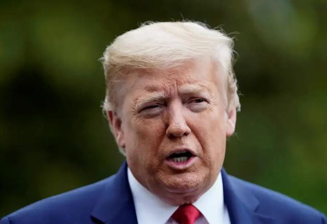 Juiz nega pedido de Trump e mantém data de julgamento de caso com atriz pornô