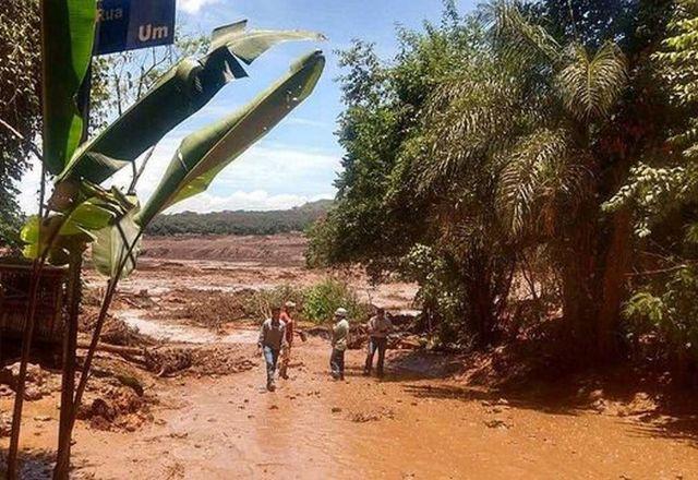 imagem de barragem de minérios