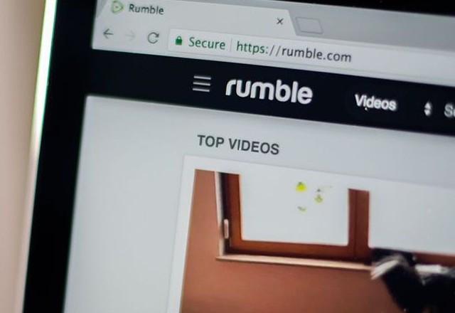 imagem do site da plataforma de vídeos rumble, concorrente do youtube