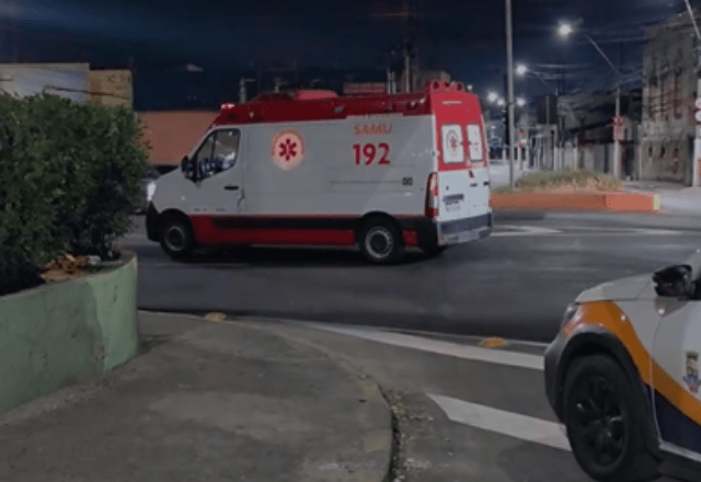Motorista atropela seis jovens e foge sem prestar socorro em Niterói (RJ)
