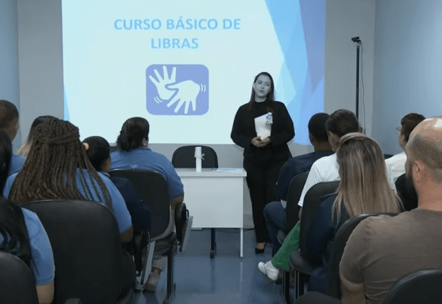 Hospital no Rio de Janeiro capacita profissionais para atendimento em libras