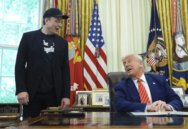 Elon Musk e Trump na coletiva de imprensa | Foto: AP