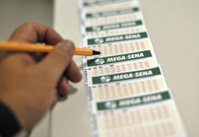 Mega-Sena vai sortear prêmio de R$ 7,5 milhões neste sábado