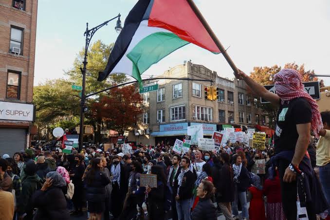 Países contestam adiamento das eleições palestinas Países contestam adiamento das eleições palestinas