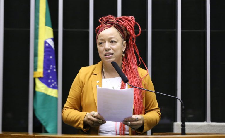 Deputada Daiana Santos, relatora da proposta aprovada | Foto: Kayo Magalhães/Câmara dos Deputados