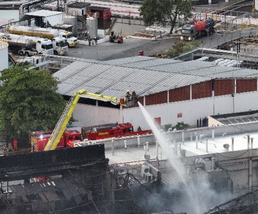Ministério Público e Polícia Civil investigam incêndio em fábrica no Rio de Janeiro