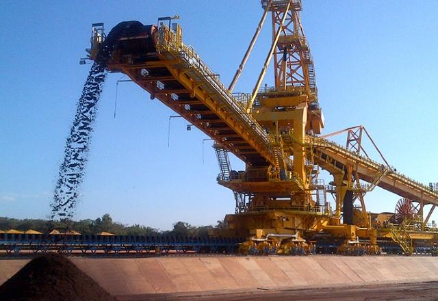 Imagem da notícia: Produção industrial desacelera e cria dúvidas no setor Imagem da notícia: Produção industrial desacelera e cria dúvidas no setor