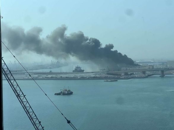 Instalação naval em Abu Dhabi, capital dos Emirados Árabes Unidos, após ser atingida por ataque do Irã | Reprodução/Redes Sociais