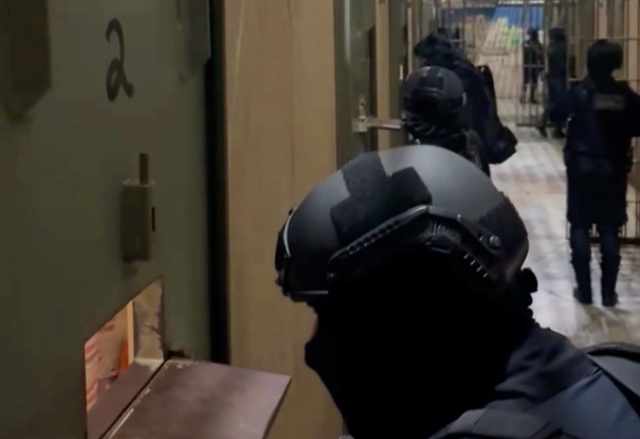 Pente-fino para silenciar comunicação do crime organizado acha 3,5 mil celulares e bombas em presídios 
