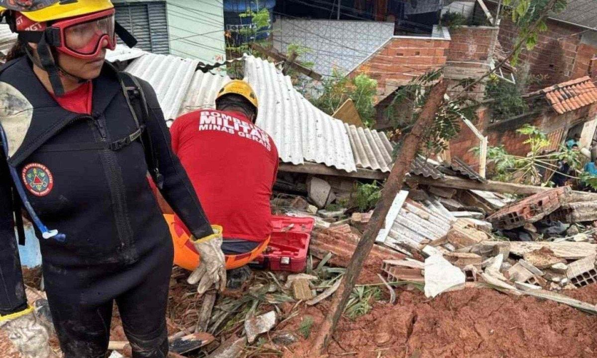 Ipatinga teve diversos pontos de deslizamentos e alagamentos devido à chuva da madrugada deste domingo (12). | Divulgação/CBMMG