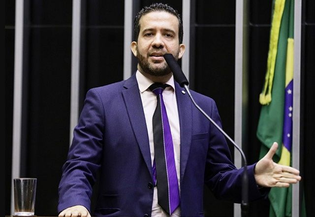 Foram 12 votos a cinco pela aprovação de parecer preliminar do deputado Guilherme Boulos (Psol-SP) | Reprodução/Câmara dos Deputados